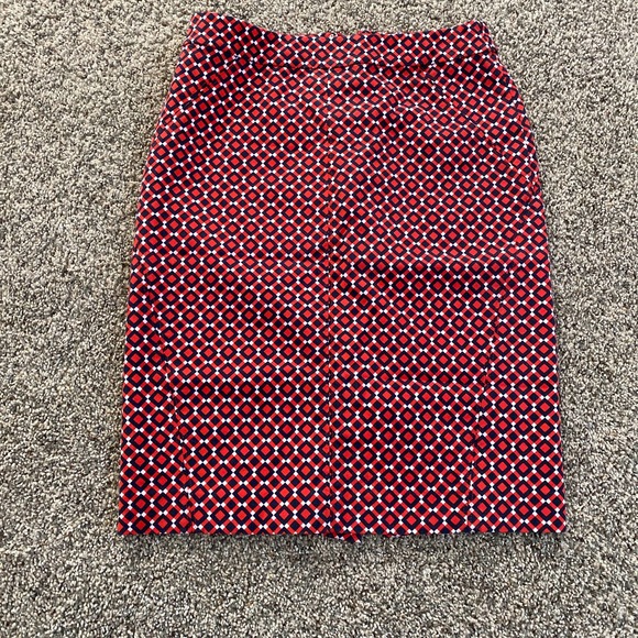 Ann Taylor Dresses & Skirts - Ann Taylor Skirt - size 0